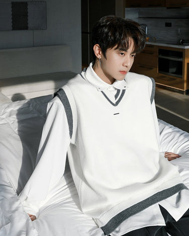 GS No. 318 V - neck Vest Sweater - Gentleman's Seoul - 